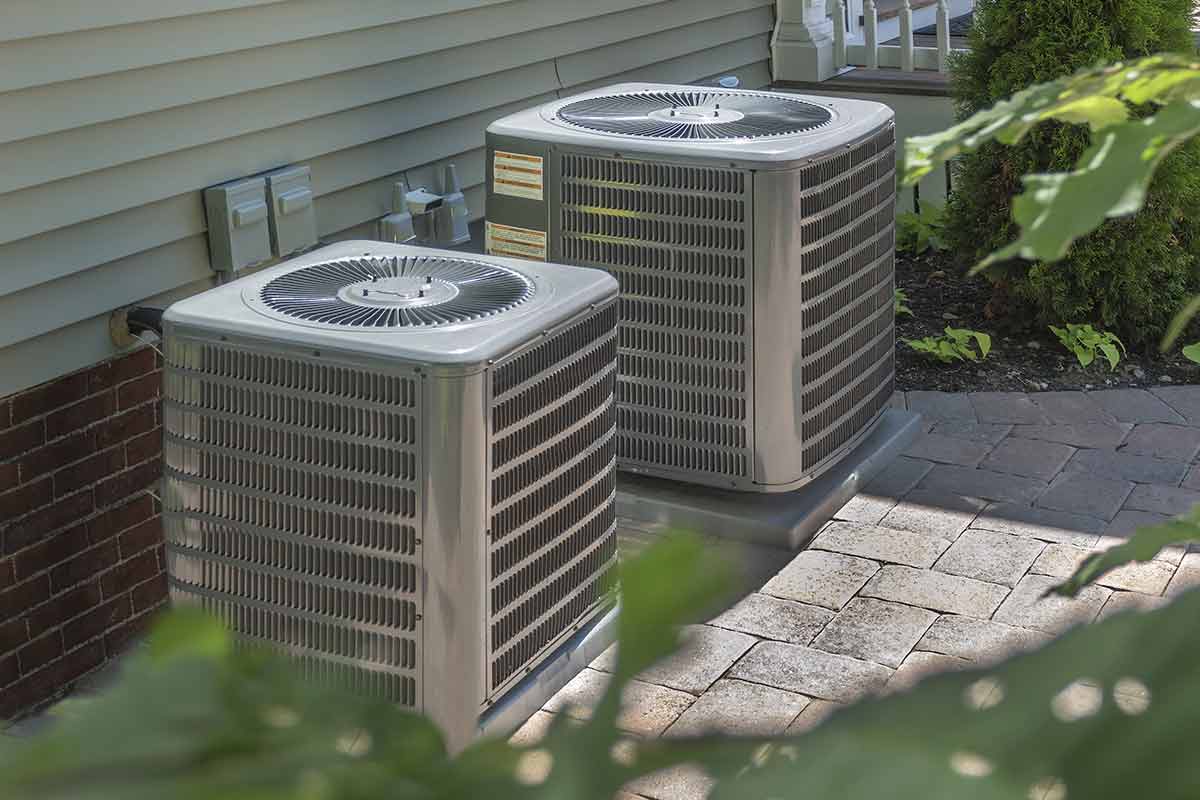 ac and heating units outside of home