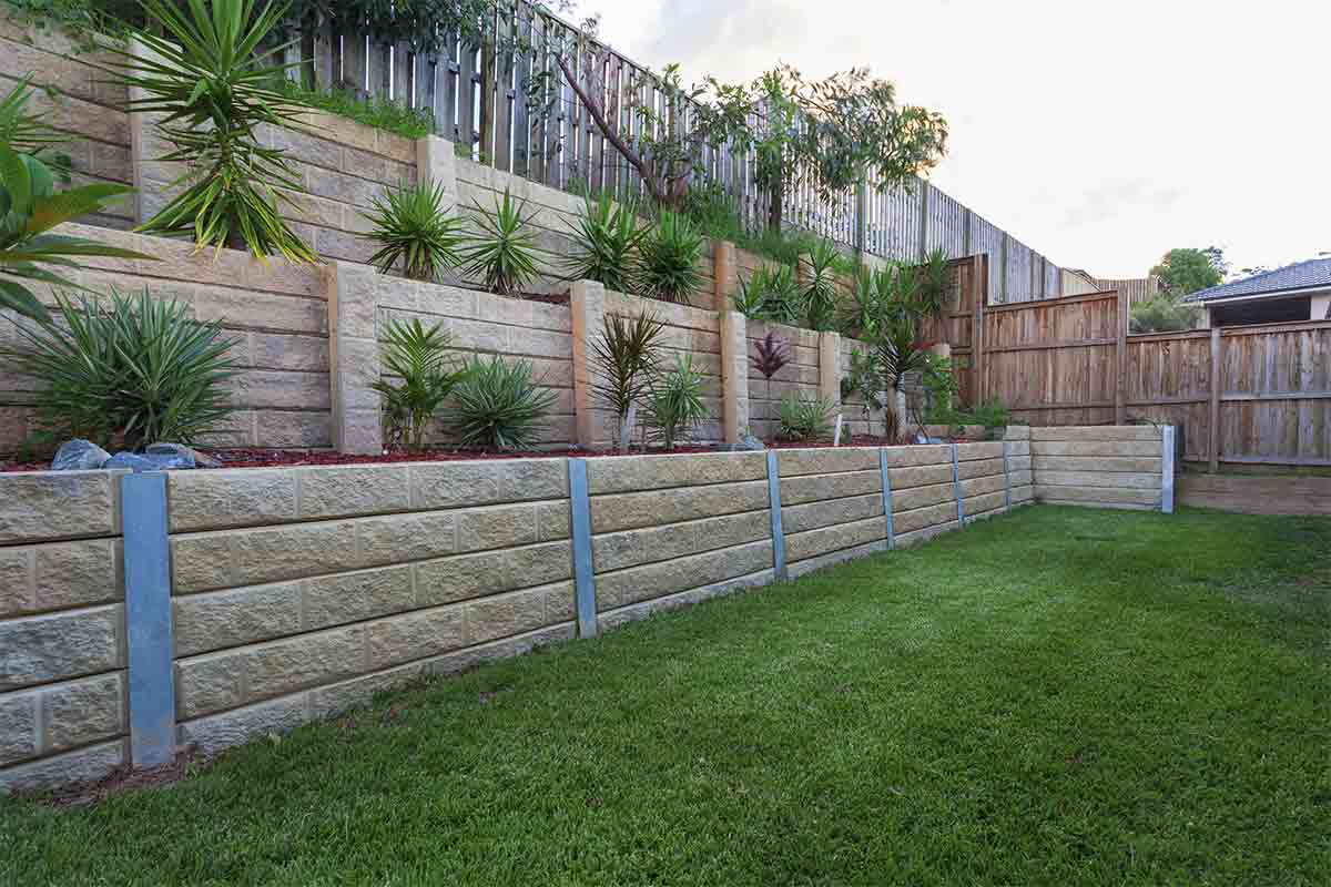 backyard-with-retaining-walls-of-different-levels