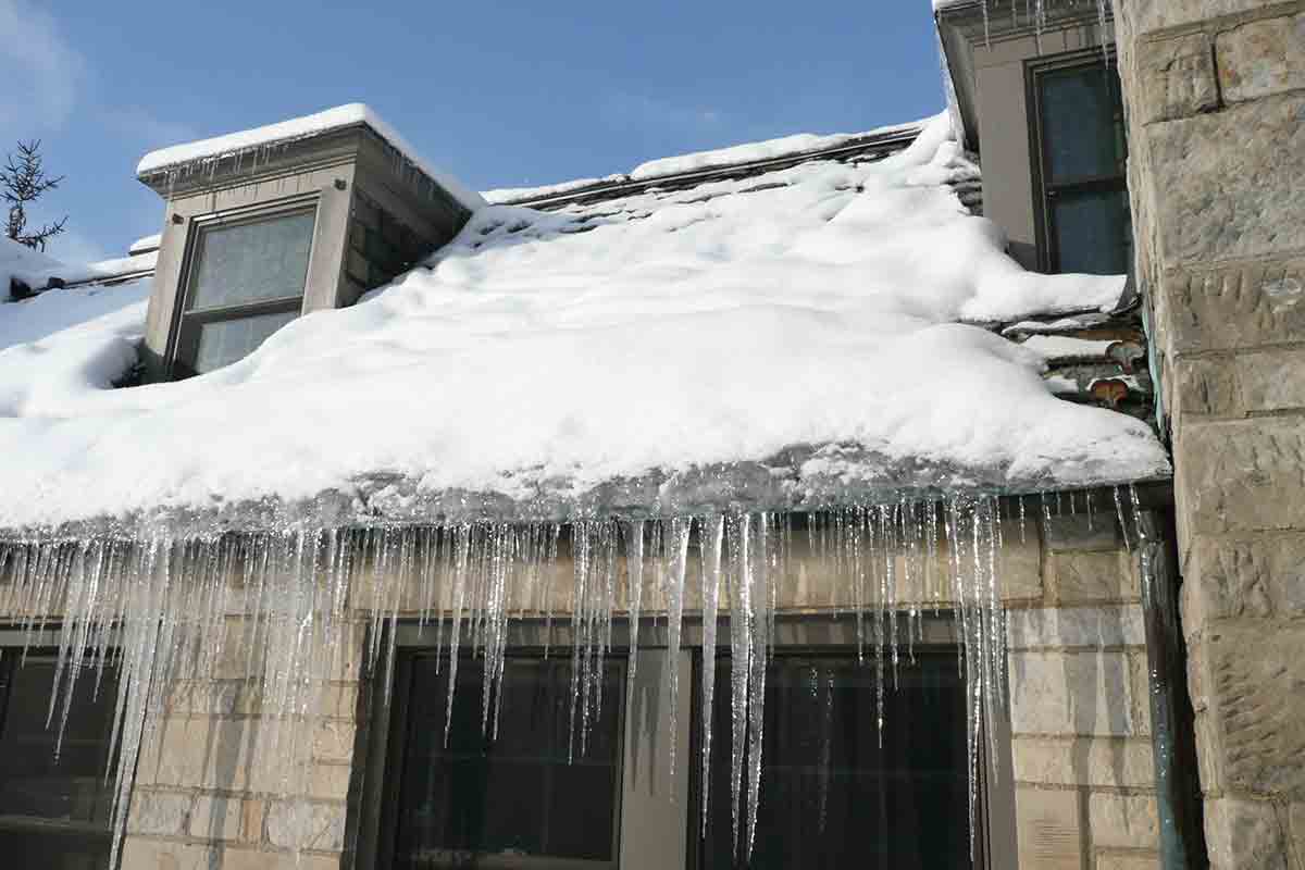 ice dam on roof