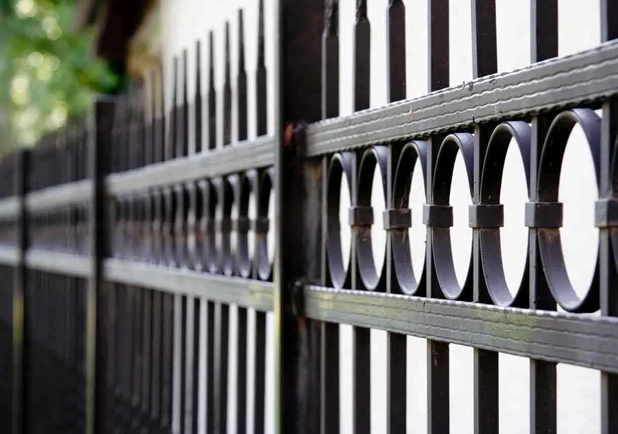 Metal fence for fences: the pros and cons. A fence made of metal fence 8 Metal fence for fences: the pros and cons. A fence made of metal fence 49